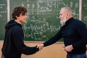 4 Ways to Build Relationships with Your Professors