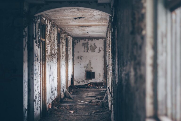 When Premises Become Perilous: A Comprehensive Guide to Unsafe Premises Lawsuits